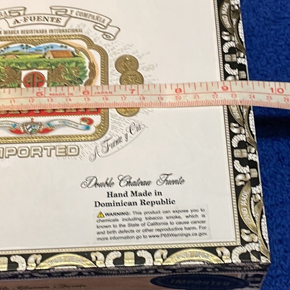 One Empty Arturo Fuente Cigar Box - Picture 4 of 5